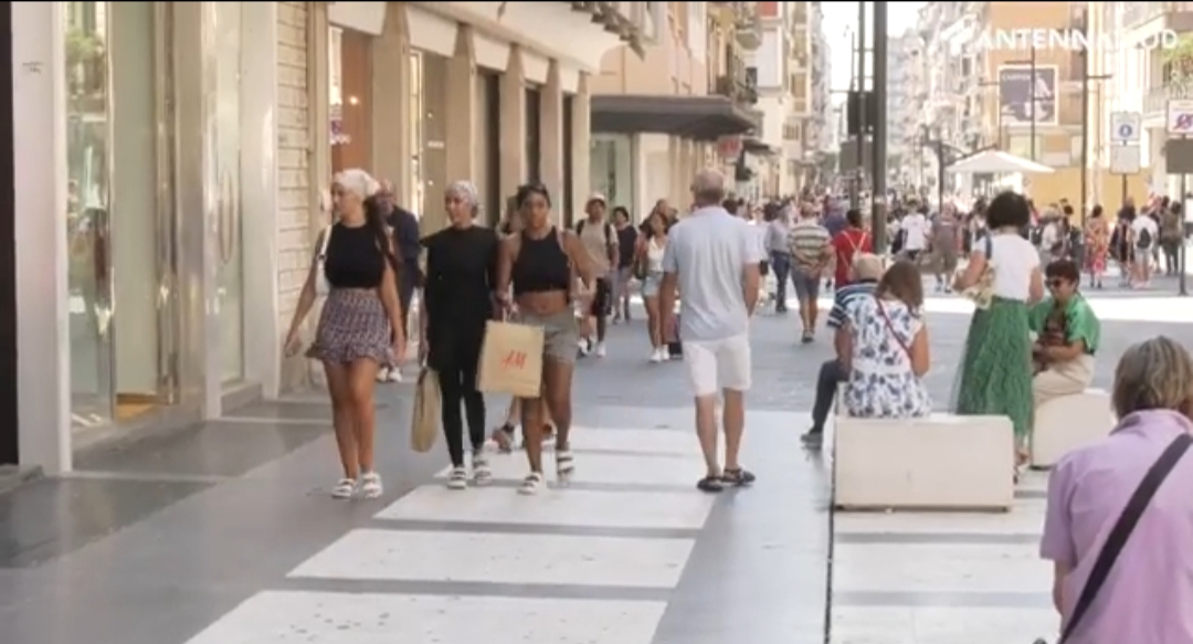 Bari Negozi Aperti Anche A Ferragosto