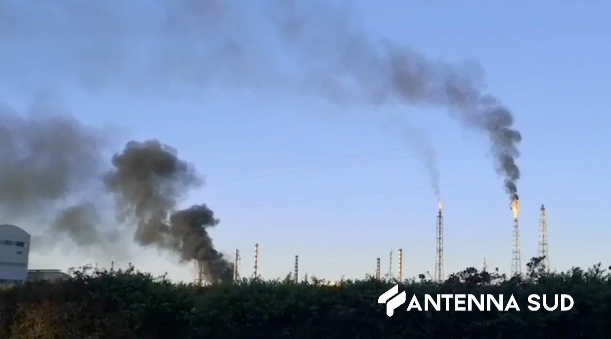 Taranto Fumo Nero Dall Eni In Mattinata Situazione Sotto Controllo