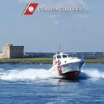 Tenta suicidio in mare nel brindisino, salvato da carabinieri e capitaneria