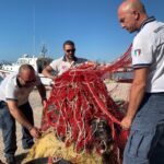 Taranto, La Guardia costiera sequestra 20 chilometri di rete da pesca illegale