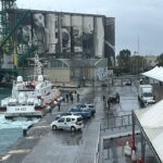 Bari, al porto lo sbarco dei 12 migranti rimpatriati dall’Albania