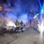 Taurisano, inferno di fuoco: auto incendiate, una persona colta da malore