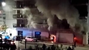 Trani incendio autosalone