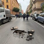 Paura a Taranto, improvvisa voragine sull’asfalto in Via Dante