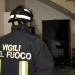 Taranto, paura per un incendio in uno stabile