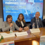 Taranto, “Essere e malessere social” e i rischi per i giovani